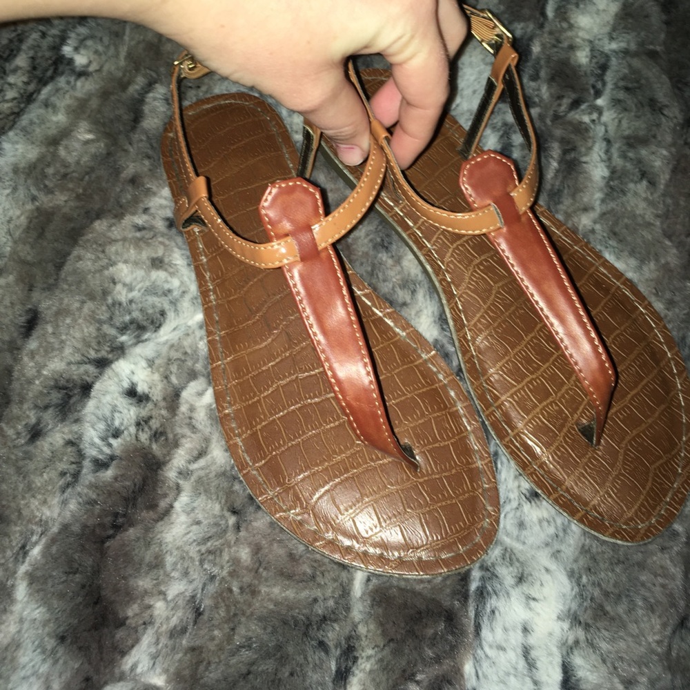 Two- Tone brown MUST HAVE sandals 👡